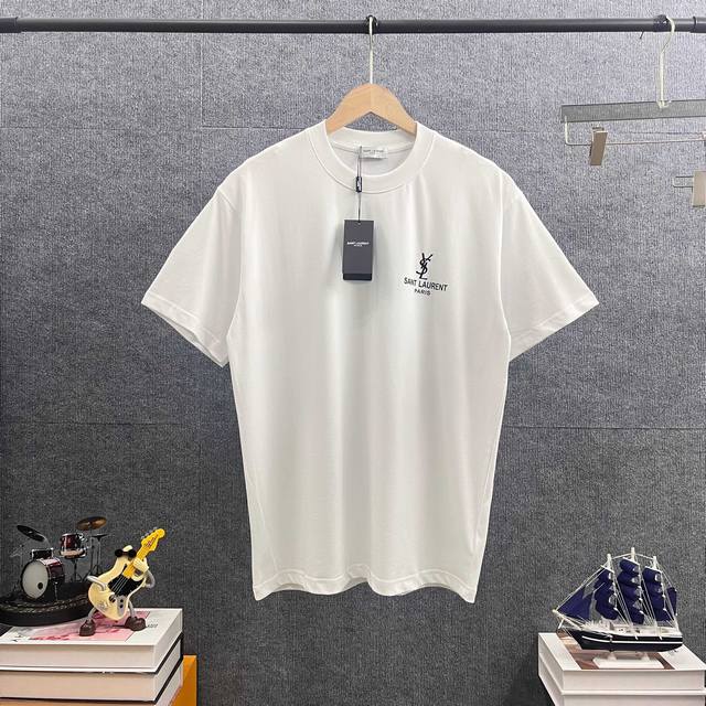 p110 Ysl*圣*罗兰* 2026春款新款 经典Logo字母植绒工艺，纯棉定制双纱面料 短袖圆领男女同款 颜色：黑色 白色 尺码： S 90-130斤