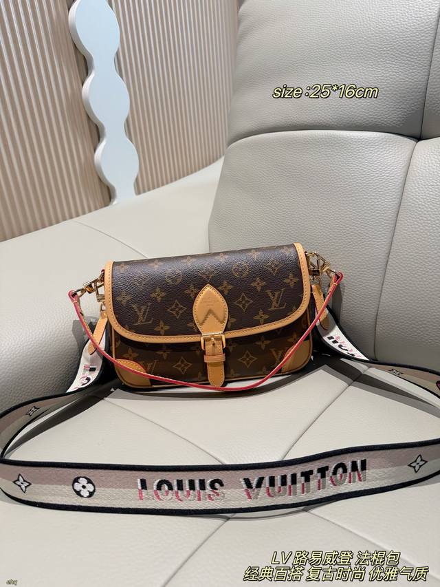 p240 with box. Louis Vuitton Diane baguette bag, featuring classic Monogram canv p240 with box. Louis Vuitton Diane baguette bag, featuring classic Monogram canv