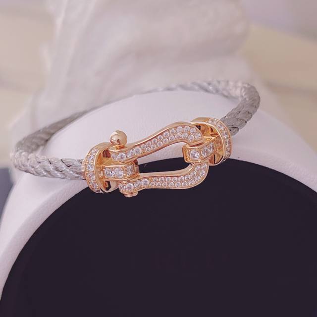 p500 's iconic Fred Force 10 bracelet, born in 1966, is inspired by the ocean an