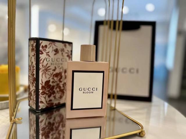 110 Original Quality : G Brand Floral Perfume A floral base that will stir your