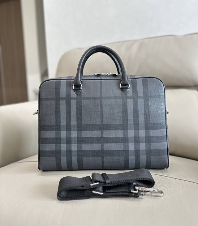 p880 Top-quality original replica, the latest London check briefcase from Burber