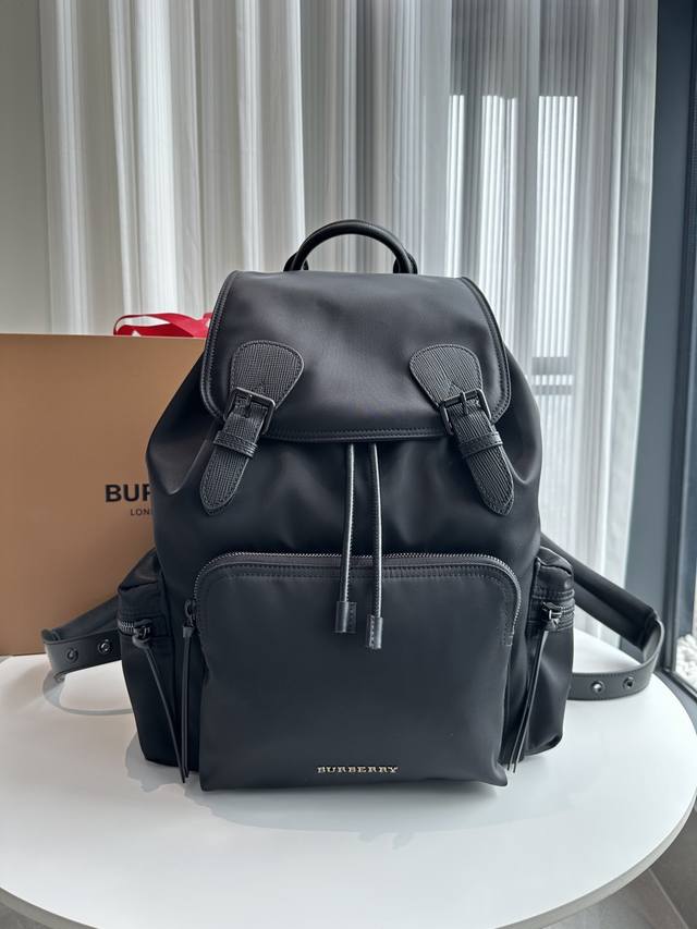p860 Top-quality original Burberry backpack. A minimalist design with no unneces