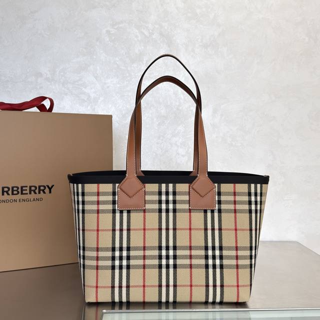p880 Top-quality original replica, the latest exquisite tote bag from Burberry,