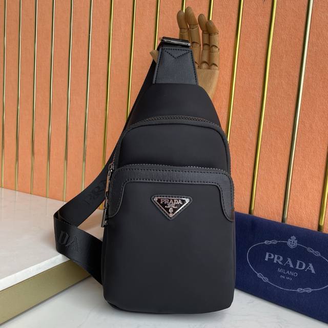 p460, Prada's latest style, men's chest bag, original quality. Made of imported p460, Prada's latest style, men's chest bag, original quality. Made of imported