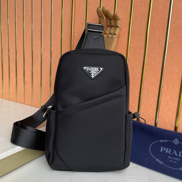 p460 Prada's latest style men's chest bag, original quality. Made of imported ny p460 Prada's latest style men's chest bag, original quality. Made of imported ny