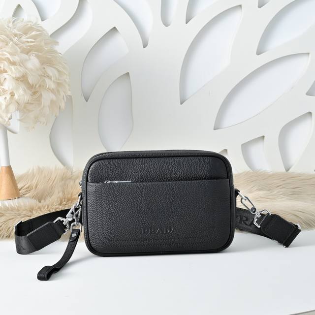 Prada - The latest Prada men's crossbody bag is made of imported calfskin leathe Prada - The latest Prada men's crossbody bag is made of imported calfskin leathe