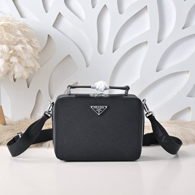 Prada - The latest Prada men's crossbody bag is made of imported calfskin with a Prada - The latest Prada men's crossbody bag is made of imported calfskin with a