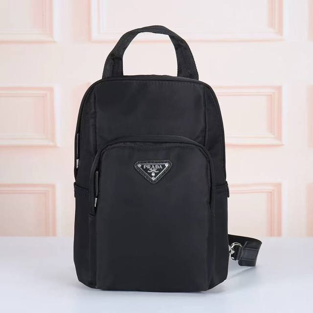 Prada 2026 Chest Bag, same as the official website, uses original imported water Prada 2026 Chest Bag, same as the official website, uses original imported water