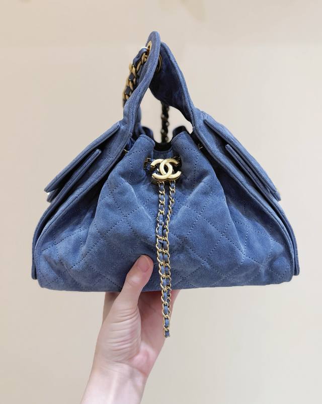 p1370 Blue suede bag has arrived! 25K High-End Ready-to-Wear Collection Chanel 1