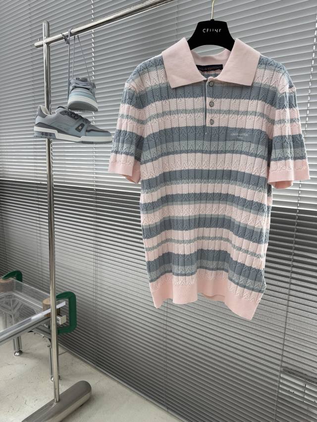 p300 - Louis Vuitton 26Ss New Autumn/Winter Striped Cable Knit Polo Sweater, Uni p300 - Louis Vuitton 26Ss New Autumn/Winter Striped Cable Knit Polo Sweater, Uni