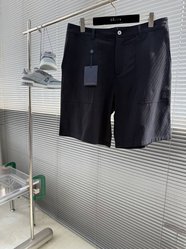 Shorts p290 Top p300 - Louis Vuitton 2026 New Early Autumn Series Embroidered Ba Shorts p290 Top p300 - Louis Vuitton 2026 New Early Autumn Series Embroidered Ba
