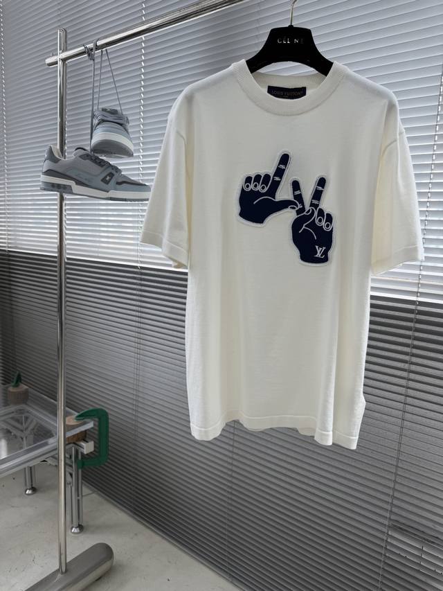 p250 - Louis Vuitton 26Ss New Spring/Summer Jacquard Letter Pattern Knit T-Shirt p250 - Louis Vuitton 26Ss New Spring/Summer Jacquard Letter Pattern Knit T-Shirt