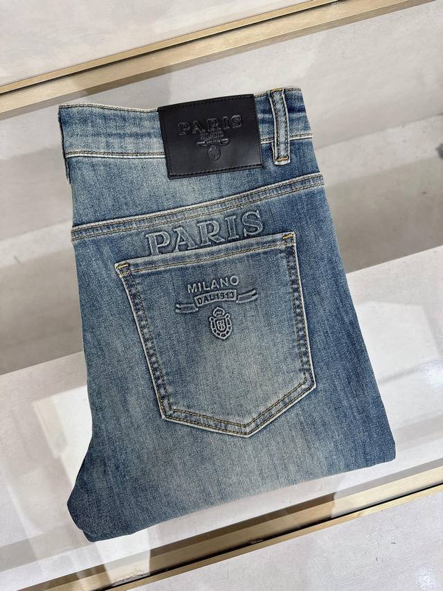p230 普拉达 2026春夏最新推出男士休闲牛仔裤新品!重工水洗牛仔裤!定制面料和一般牛仔布料比起来,更加柔软舒适!超重工洗水工艺 双工艺洗水 整条裤子,手感 p230 普拉达 2026春夏最新推出男士休闲牛仔裤新品!重工水洗牛仔裤!定制面料和一般牛仔布料比起来,更加柔软舒适!超重工洗水工艺 双工艺洗水 整条裤子,手感