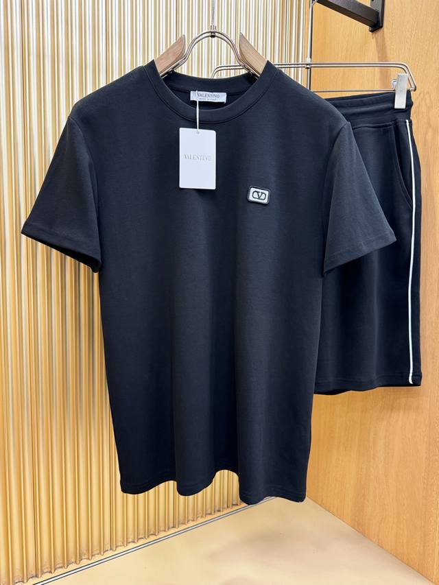 p310 Valentino 2026 New Casual Suit. Exquisite details and a high-end feel. Made p310 Valentino 2026 New Casual Suit. Exquisite details and a high-end feel. Made