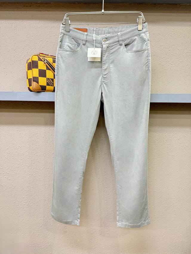 p340 HermèS爱马仕 2026新款休闲裤,精选面料,柔软舒适有质感,原版五金配件,非常炫酷,细节处理精致,上身效果超级无敌赞,潮流百搭。尚选面料匠心而制 p340 HermèS爱马仕 2026新款休闲裤,精选面料,柔软舒适有质感,原版五金配件,非常炫酷,细节处理精致,上身效果超级无敌赞,潮流百搭。尚选面料匠心而制