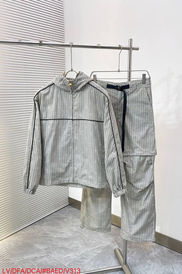 Top p390 Pants p350 V313 Lv Louis Vuitton Check Windproof Jacket Set This check Top p390 Pants p350 V313 Lv Louis Vuitton Check Windproof Jacket Set This check
