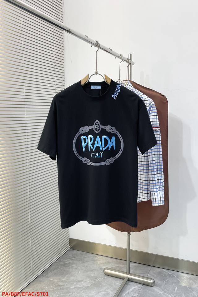 p180 S701 pa prada普拉达砸锅卖铁都要上的新款新款原单男士休闲短袖 高端定制 高端版本 时尚百搭爆款进口面料 手感超柔软细腻 穿着亲肤舒适 高端 p180 S701 pa prada普拉达砸锅卖铁都要上的新款新款原单男士休闲短袖 高端定制 高端版本 时尚百搭爆款进口面料 手感超柔软细腻 穿着亲肤舒适 高端