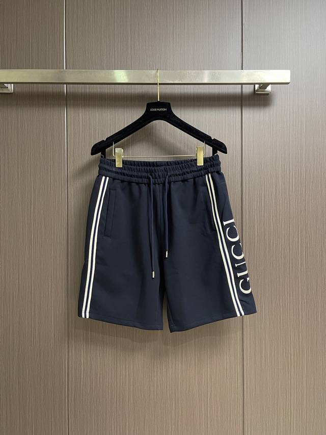 180 Gucci 2026 Spring/Summer New Casual Shorts. The brand's iconic color-blocked 180 Gucci 2026 Spring/Summer New Casual Shorts. The brand's iconic color-blocked