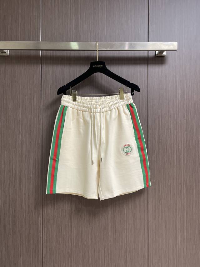 180 Gucci 2026 Spring/Summer New Casual Shorts. The brand's iconic color-blocked 180 Gucci 2026 Spring/Summer New Casual Shorts. The brand's iconic color-blocked