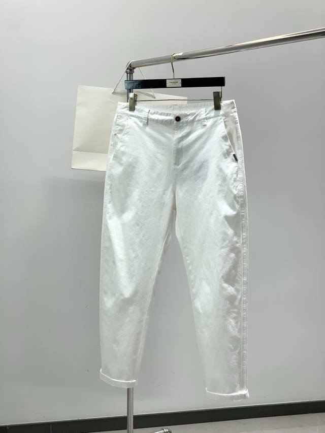 p240,prada 普拉达,2026春秋最新品,专柜同步有售,时尚休闲裤,进口原版面料,做工极为复杂,唯一可以做代购级别的渠道狠货,顶级压胶工艺字母图案Log p240,prada 普拉达,2026春秋最新品,专柜同步有售,时尚休闲裤,进口原版面料,做工极为复杂,唯一可以做代购级别的渠道狠货,顶级压胶工艺字母图案Log