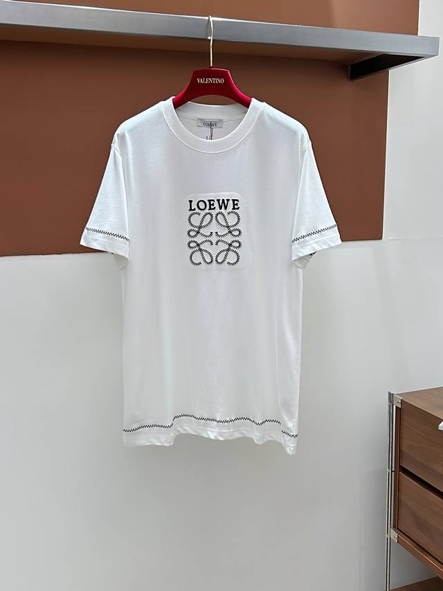 p170 Featured top-quality T-shirt made of mercerized long-staple cotton. Availab