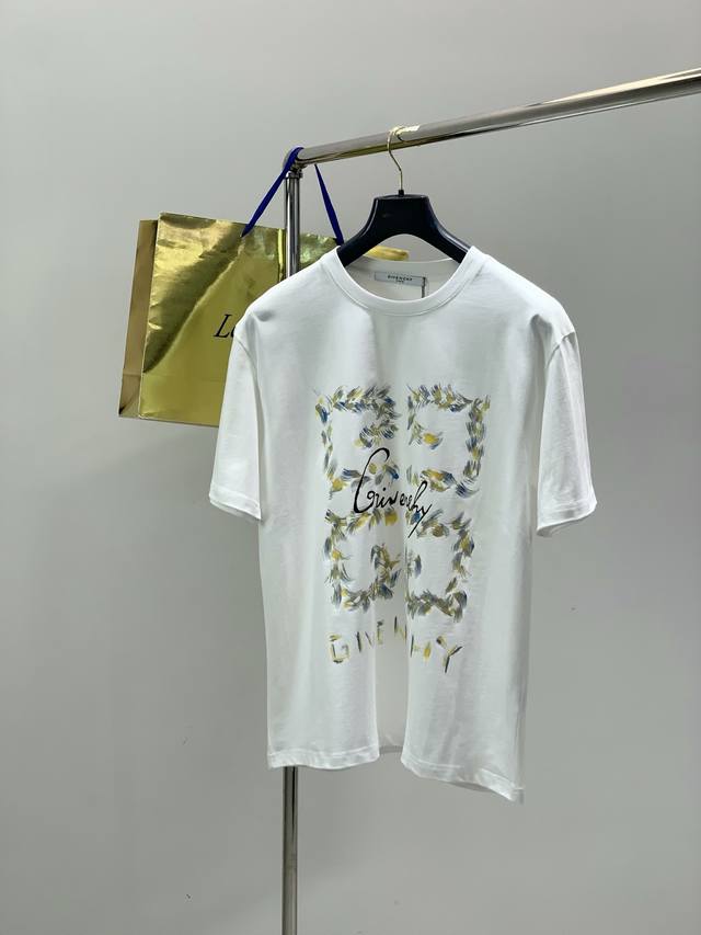 p160，Givenchy 纪梵希，2026夏季最新品，专柜同步有售，原单狠货，时尚休闲圆领短袖T恤，进口原版面料，顶级印花工艺字母图案装饰Logo，档次极高，
