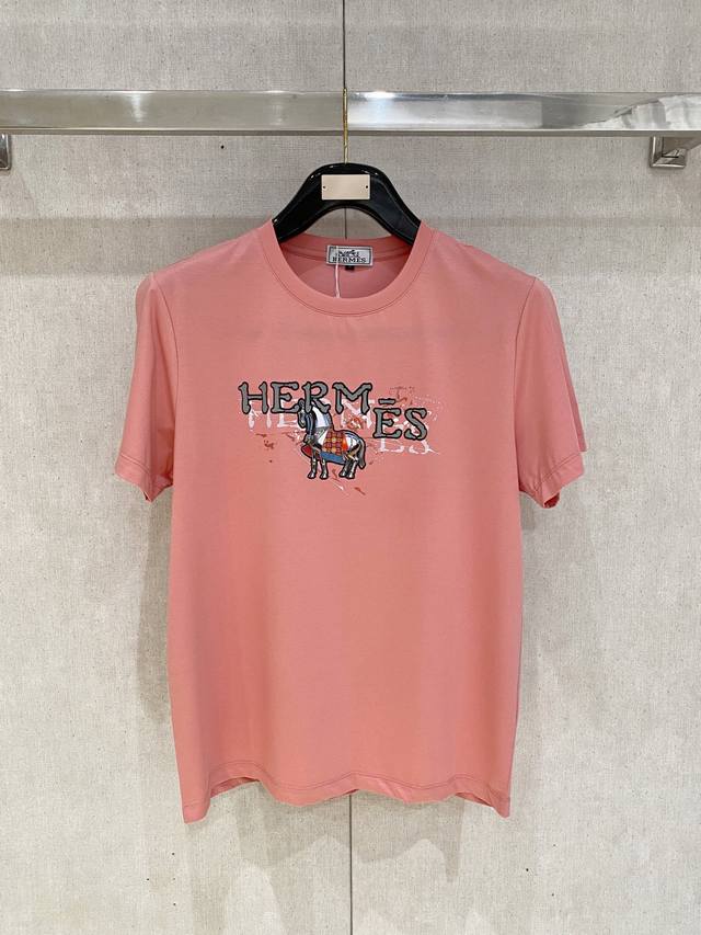 开春新品 p160 爱马仕 马年 圆领 %新疆长绒棉 面料柔软舒适透气 2026 夏季 限量款短袖polo系列 :- 开春新品 开春新品 p160 爱马仕 马年 圆领 %新疆长绒棉 面料柔软舒适透气 2026 夏季 限量款短袖polo系列 :- 开春新品