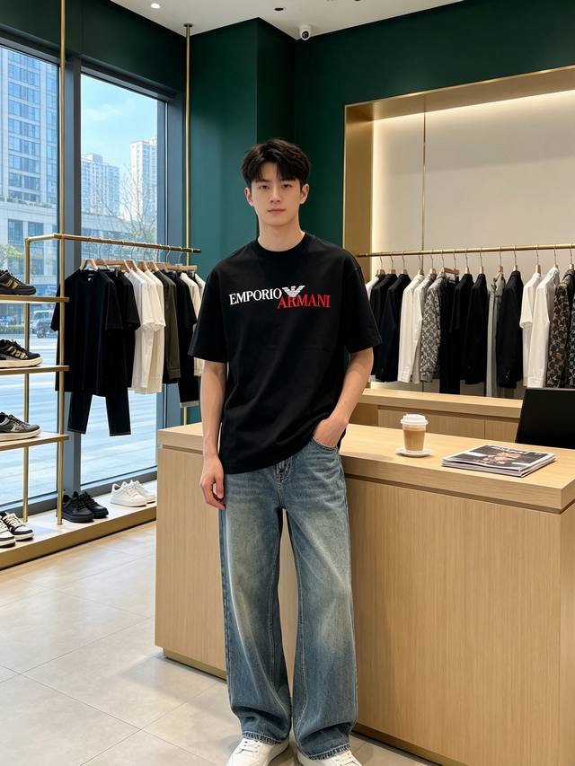 p200。Armani阿玛尼 新款原单男士休闲短袖 高端定制 高端版本 时尚百搭爆款进口面料 手感超柔软细腻 穿着亲肤舒适 高端精品 代工厂p精细做工 上身非常 p200。Armani阿玛尼 新款原单男士休闲短袖 高端定制 高端版本 时尚百搭爆款进口面料 手感超柔软细腻 穿着亲肤舒适 高端精品 代工厂p精细做工 上身非常