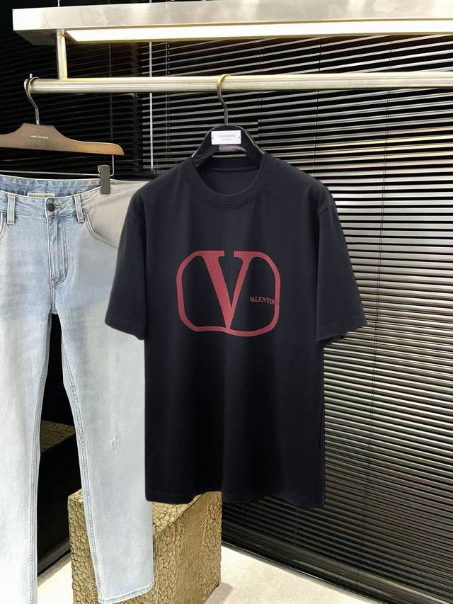 p190 Valentino Top-Tier High-Weight 2026 Summer New Arrival - Latest Short-Sleev p190 Valentino Top-Tier High-Weight 2026 Summer New Arrival - Latest Short-Sleev