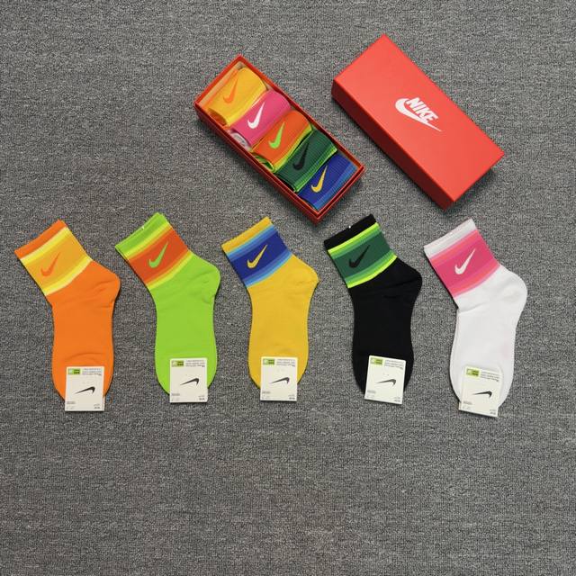 p100 耐克Nike 官网同步上新、纯棉质量、透气舒适、简单大方款、推荐! p100 耐克Nike 官网同步上新、纯棉质量、透气舒适、简单大方款、推荐!