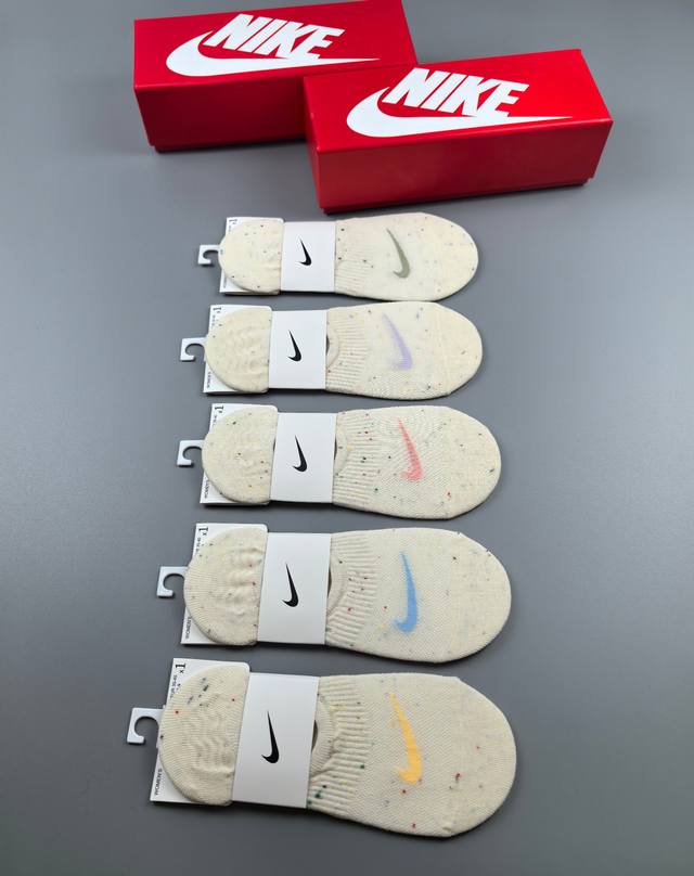 p100 耐克Nike O型设计、不掉跟、运动鞋也可搭配、美美不落袜子出来、纯棉质量、网状设计透气性强 p100 耐克Nike O型设计、不掉跟、运动鞋也可搭配、美美不落袜子出来、纯棉质量、网状设计透气性强