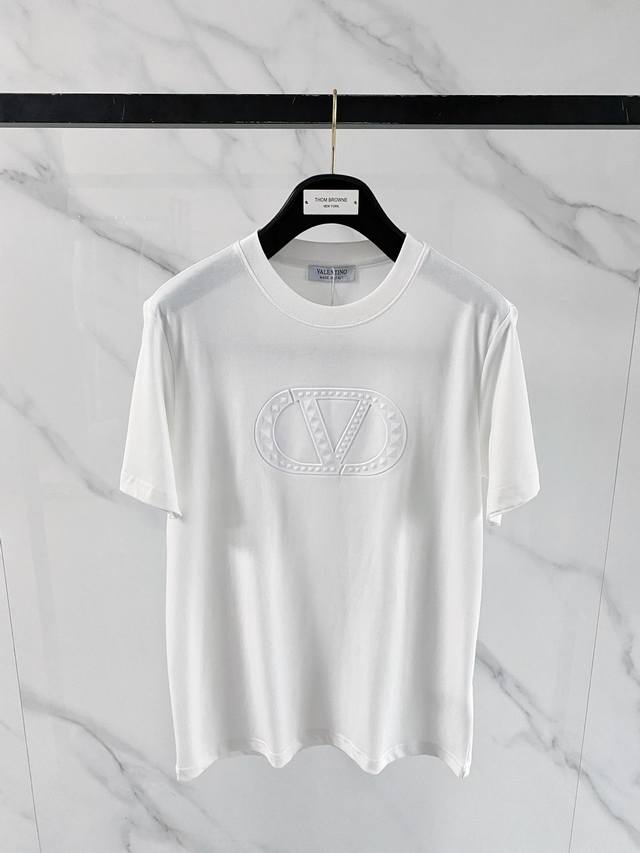 p200 Featured Valentino 26Fw Spring/Summer New Arrival - Short-sleeved Crew Neck p200 Featured Valentino 26Fw Spring/Summer New Arrival - Short-sleeved Crew Neck