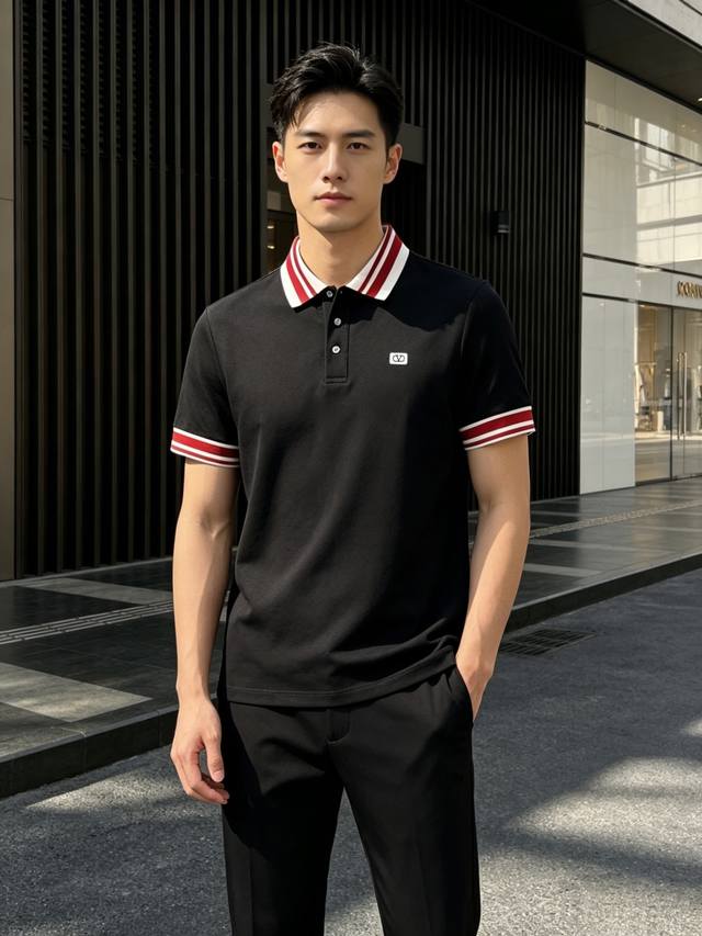 p230 Valentino 2026 New Short-Sleeve Collared Polo Shirt, Same Style as in Depar p230 Valentino 2026 New Short-Sleeve Collared Polo Shirt, Same Style as in Depar