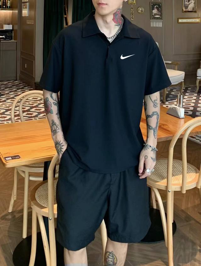 退换20天 180 Nike耐克经典小勾polo衫短袖T恤 甄选高品质网眼速干面料 舒适透气 不闷不热 手感软糯细腻 上身充满质感 非常轻便舒适 运动宽松版 退换20天 180 Nike耐克经典小勾polo衫短袖T恤 甄选高品质网眼速干面料 舒适透气 不闷不热 手感软糯细腻 上身充满质感 非常轻便舒适 运动宽松版