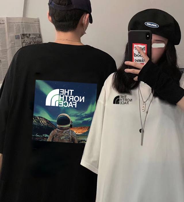 退换20天 170 The North Face 北面宇航员短袖半袖T恤情侣款 面料采用260G 双纱纯棉，做工规整，纹路清晰，穿着舒适！ 胸前精致的印花