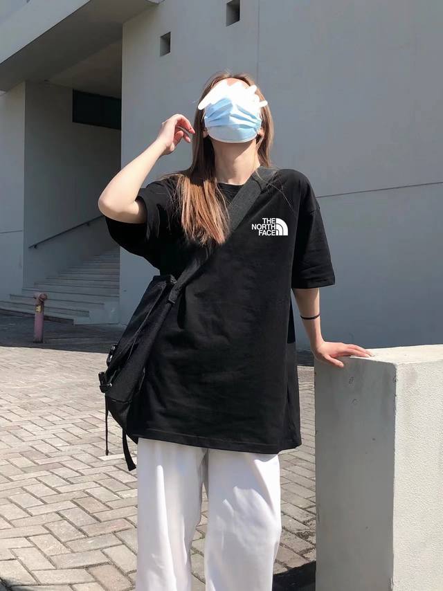 退换20天 170 The North Face 北面阿甘路线短袖半袖T恤 采用260G双纱100%新疆精梳纯棉面料 采用过肩拉条工艺，百洗不变形！ -
