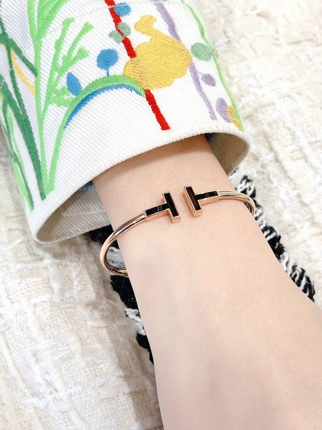 p440 Our Double T bracelet (original version) is 13,000 RMB, and the half-mother
