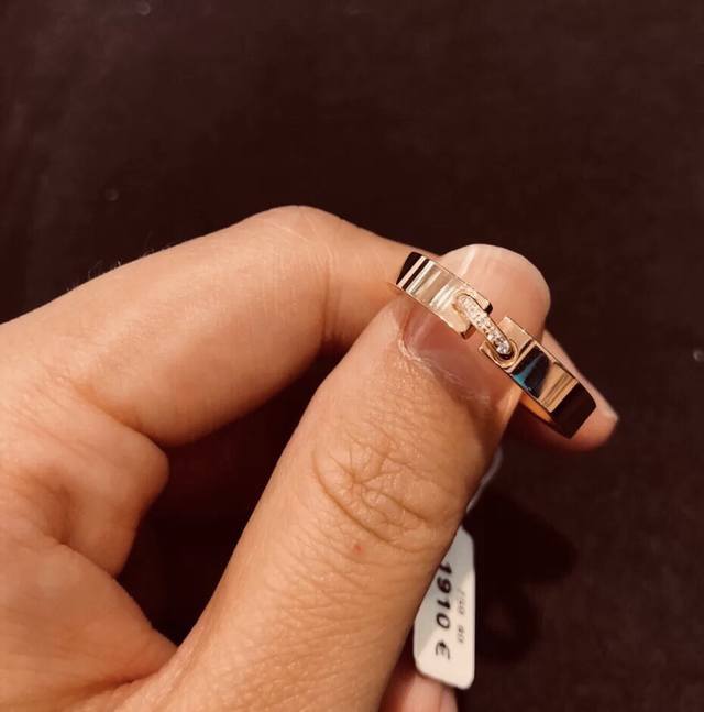 p290 We produce Chau Ent's "Eternal Love" couple rings Zp100, 600+. Custom-made