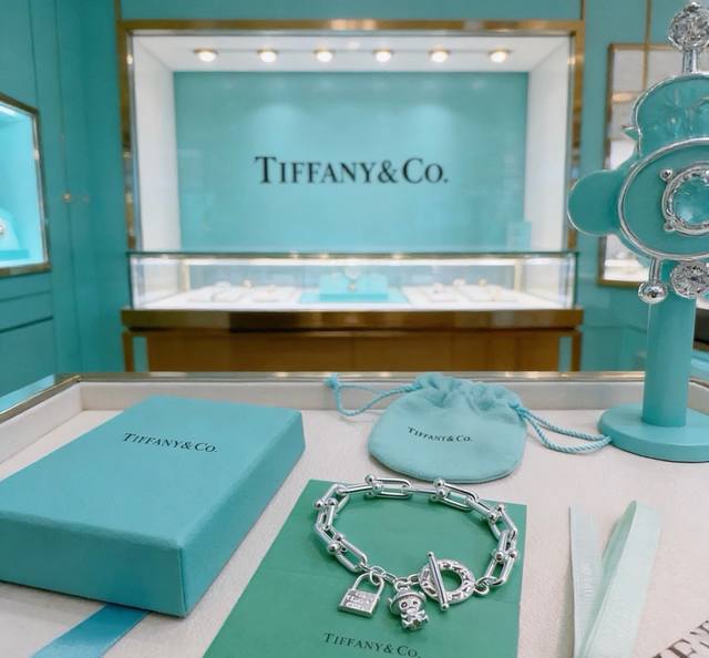 p250 蒂芙尼 Tiffny&Co. 专柜精工银版本手链 明星同款 复古做旧风 原版复刻 纯手工打造 ~正品开模潮流时尚必备 男女均可佩戴 情侣款同款 摇滚朋 p250 蒂芙尼 Tiffny&Co. 专柜精工银版本手链 明星同款 复古做旧风 原版复刻 纯手工打造 ~正品开模潮流时尚必备 男女均可佩戴 情侣款同款 摇滚朋