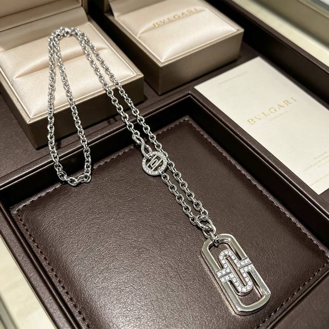 p230。宝格丽项链V金材质 。Bvlgari宝格丽 Divas‘ Dream 系列 品相完美,细节无敌,那种独特的色泽完全无可挑剔,再缀以经典珐琅点缀外形设计 p230。宝格丽项链V金材质 。Bvlgari宝格丽 Divas‘ Dream 系列 品相完美,细节无敌,那种独特的色泽完全无可挑剔,再缀以经典珐琅点缀外形设计