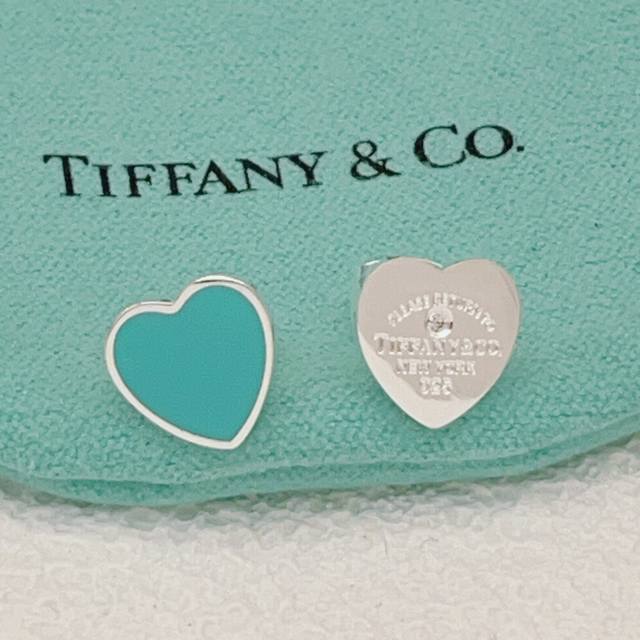 p160 Tiffany*帝芙尼最新款银色蓝贝单钻爱心耳钉 一致Zp黄铜材质,非常的上镜设计很特别值得入手高级手工坊系列 p160 Tiffany*帝芙尼最新款银色蓝贝单钻爱心耳钉 一致Zp黄铜材质,非常的上镜设计很特别值得入手高级手工坊系列