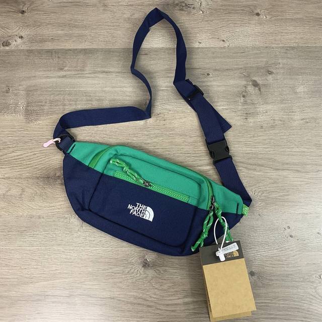 1247#p90#北面单肩包拼色小斜包男女休闲包包 尺寸：4*34*14Cm 颜色：藏青色