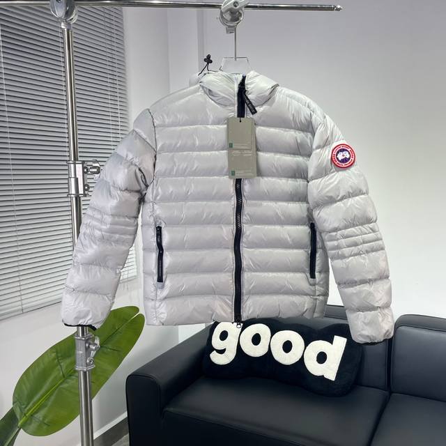 590 加拿大鹅 2227银白色红标 Canada Goose Crofton系列 Crofton系列滑雪季 徽标Logo纯色亮面连帽防水防风超轻羽绒服 男