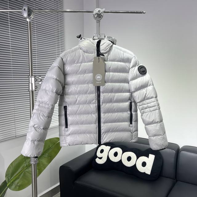590 加拿大鹅 2227 银灰色黑标 Canada Goose Crofton系列 Crofton系列滑雪季 徽标Logo纯色亮面连帽防水防风超轻羽绒服