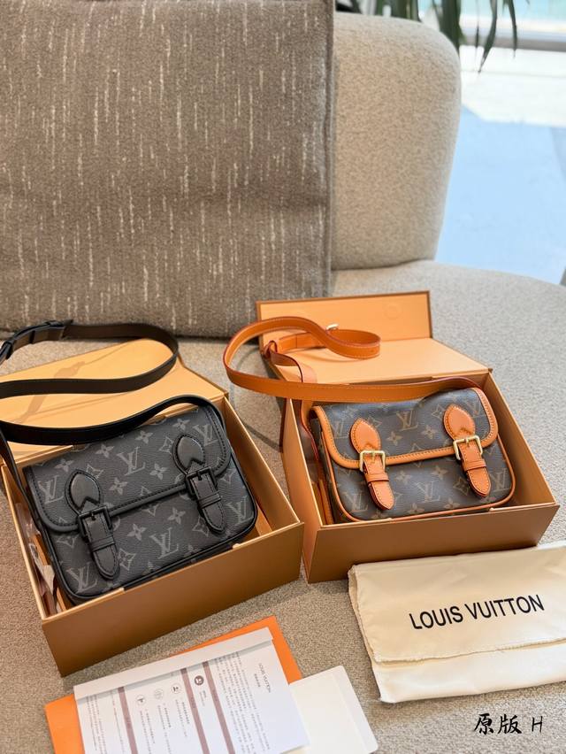 p280 LV Mini Satchel Messenger Bag. This LV Mini Satchel messenger bag features