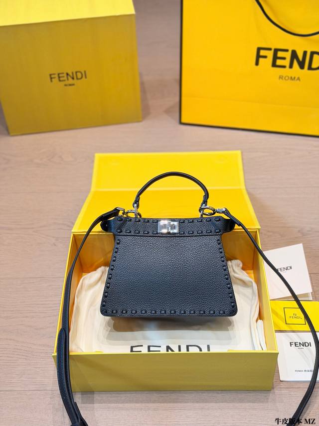 Replica p290 Fendi Peekaboo Iseeu Black Leather Handbag, black calfskin leather
