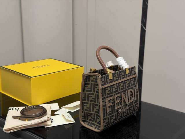 ?320 Folding Box Fendi - Stunning at First Sight! This Fendi gold-buckled mini t