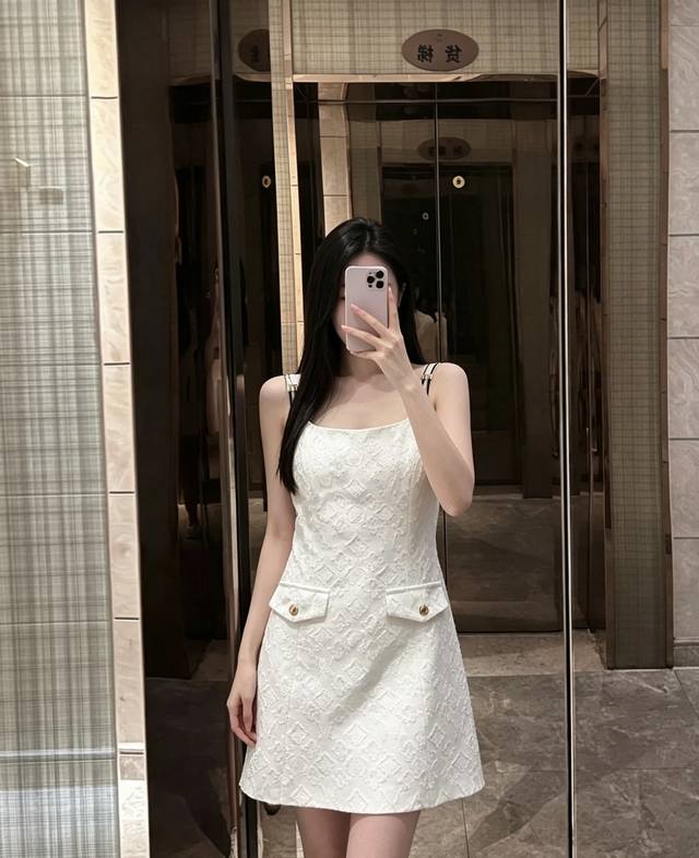 Style No. D26070952 Louis Vuitton (LV) New French Heiress Style Full-Panel Class