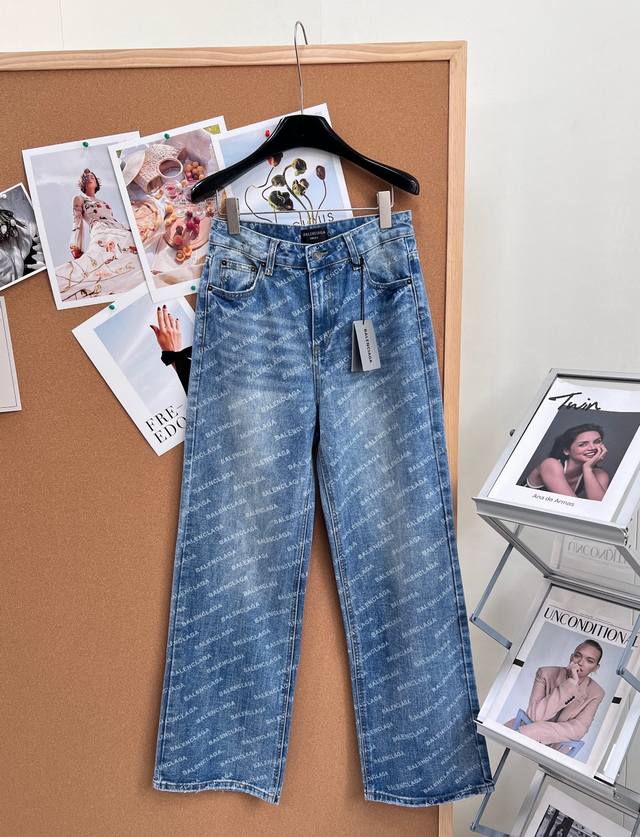 p2502026经典爆款Balenciag*巴黎世家牛仔裤长裤，短裤一套。Bl版型 主打廓形设计版型非常时尚且潮流十足，重工裁片激光烧花，洗水后面料舒适透气，独