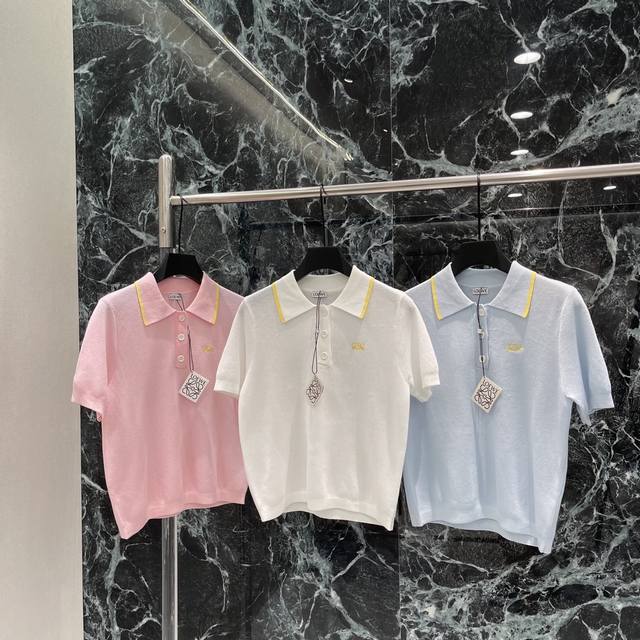 p230 Loewe 2026 Early Autumn New Collared Polo Shirt. Made of soft knit fabric,